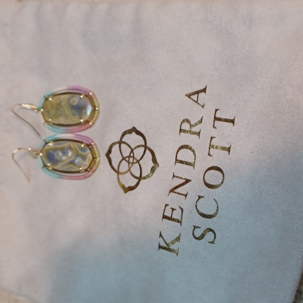 Kendra Scott Threaded Elle Earrings - Picture 3 of 5